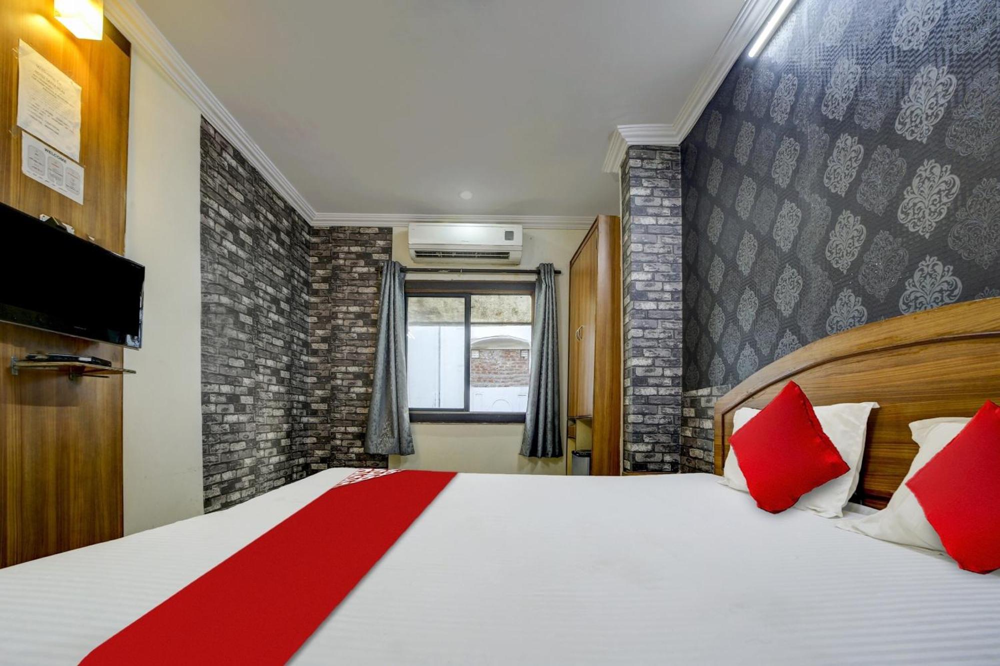 Oyo Flagship 81248 Hotel Satya Vilas Bhopal Eksteriør bilde